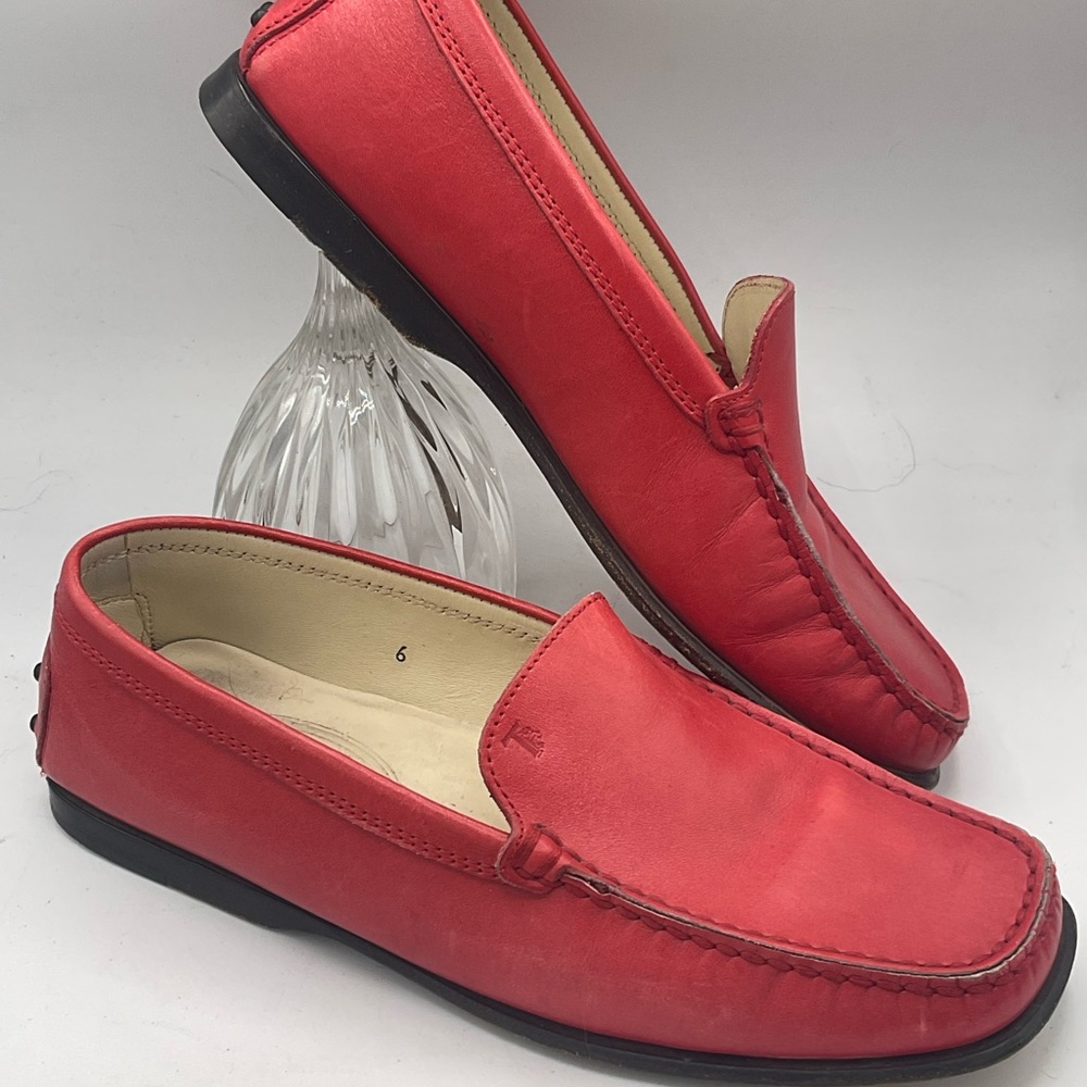 “TOD’S” GOMMINO Red Leather Slip On Driving Style Studded Detail Loafer.